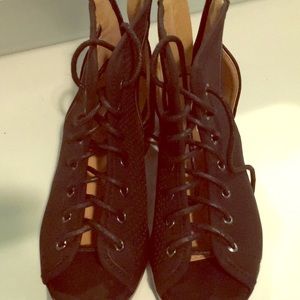 These are girls Forever 21 shoes